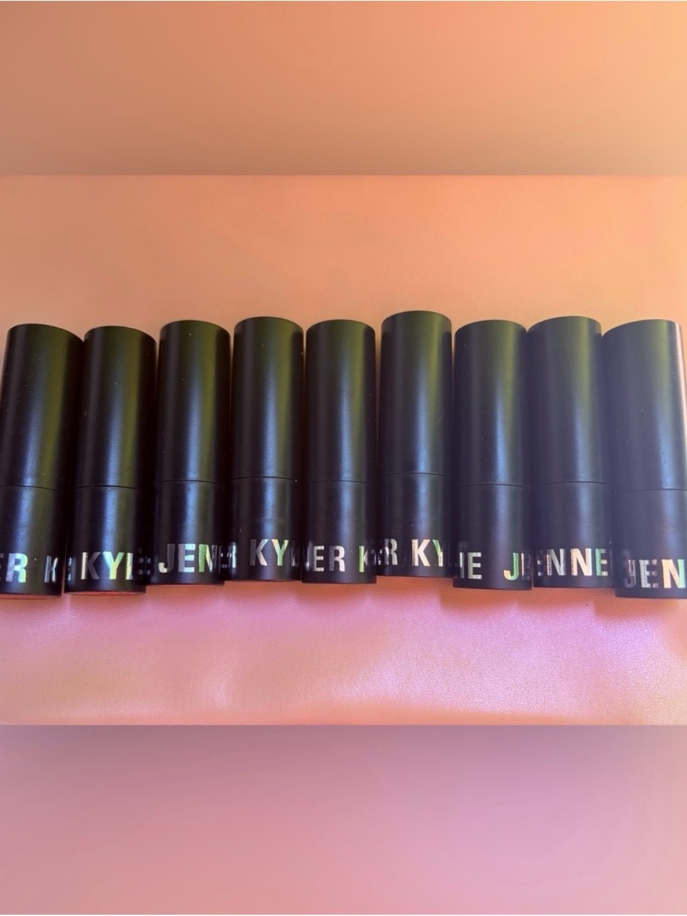 KYLIE JENNER Matte Lipstick Tube